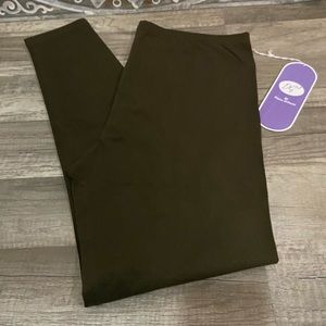 NWT DG2 Diane Gilman Leggings Army Green Size L